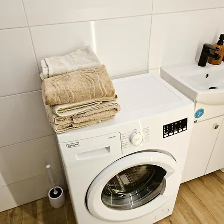 Antoni Apartmán *